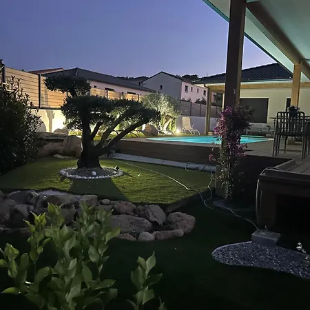 Avec Piscine En Plein Coeur De La Casinca Hébergement de vacances *